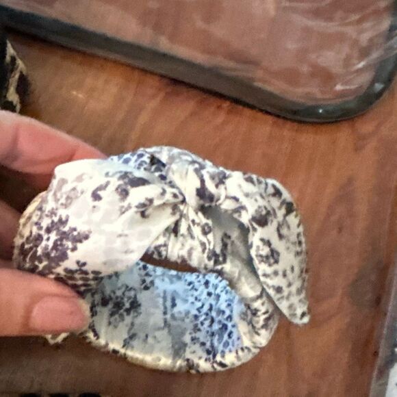 NWT Chicos 5 piece animal print cheetah leopard print make up bag gift set jewel - Picture 3 of 6